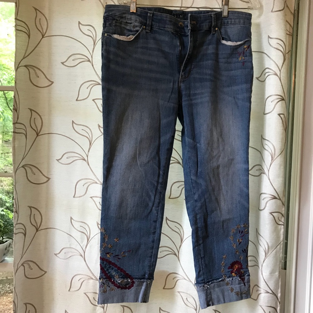 Embroidered Slim Crop Jeans